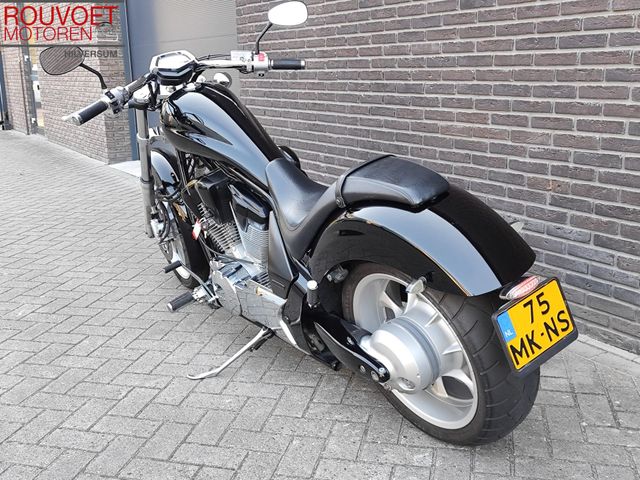 honda - vt-1300-cx-abs