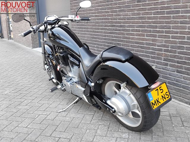 honda - vt-1300-cx-abs