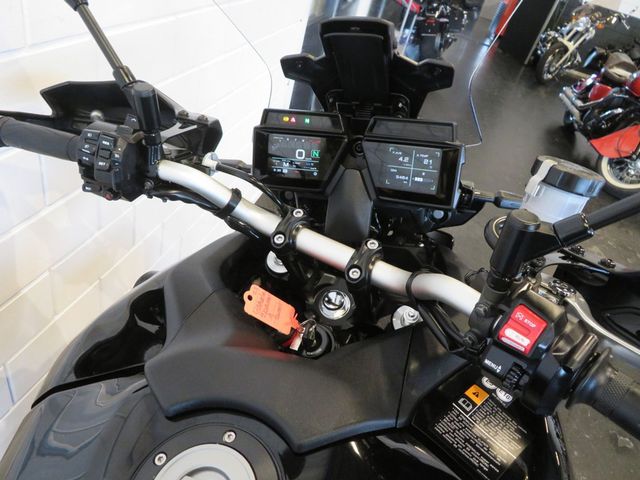 yamaha - tracer-9
