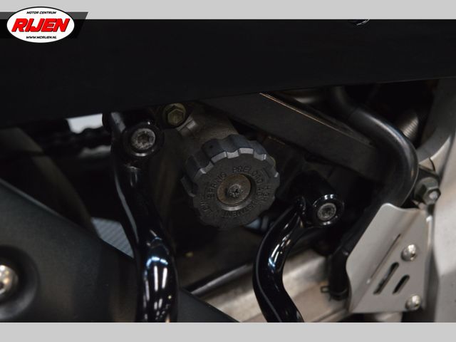 suzuki - v-strom-dl-650-black-rhino