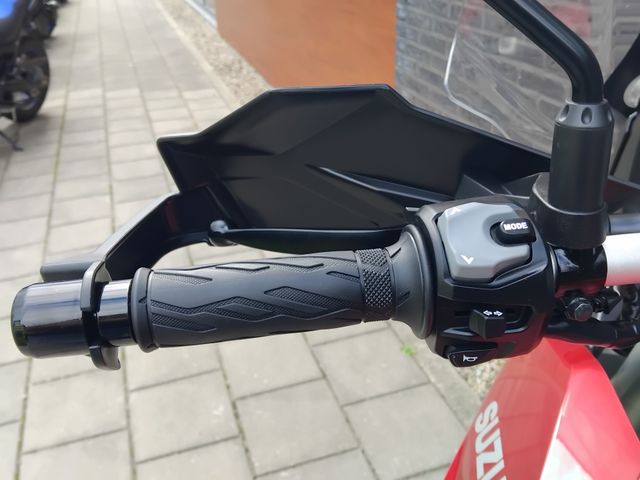 suzuki - v-strom-800