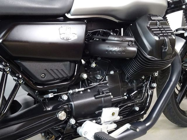 moto-guzzi - v-7-stone