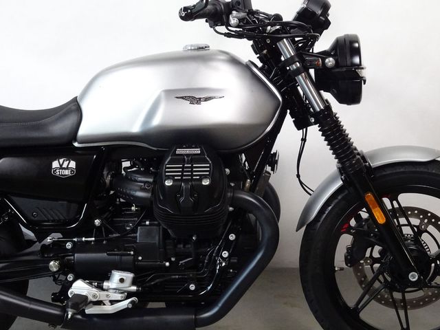 moto-guzzi - v-7-stone