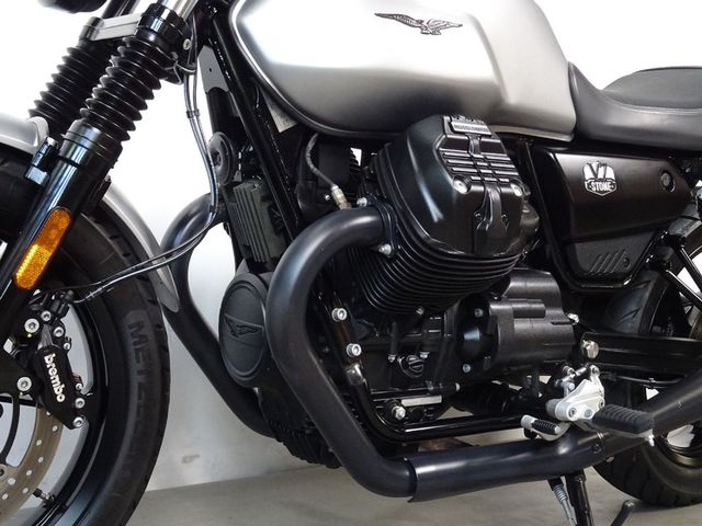 moto-guzzi - v-7-stone