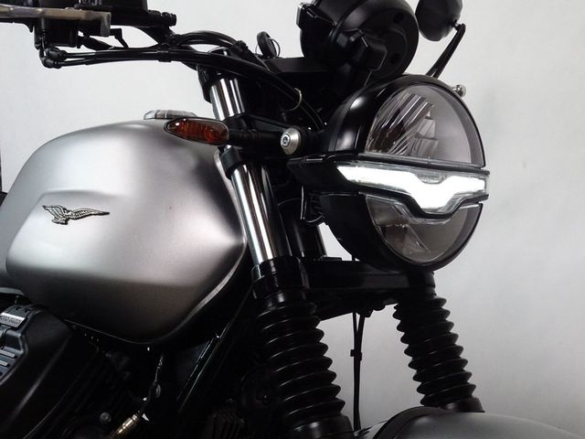 moto-guzzi - v-7-stone