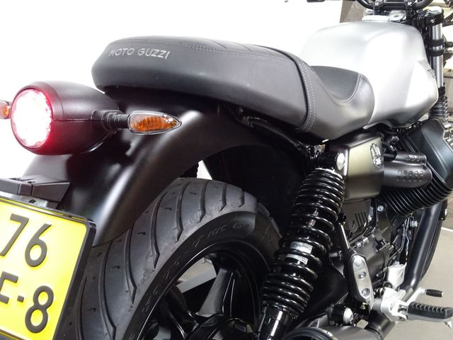 moto-guzzi - v-7-stone