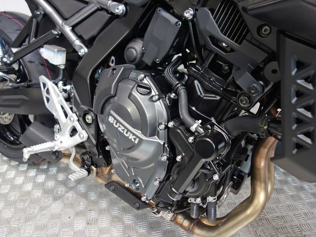 suzuki - gsx-8s