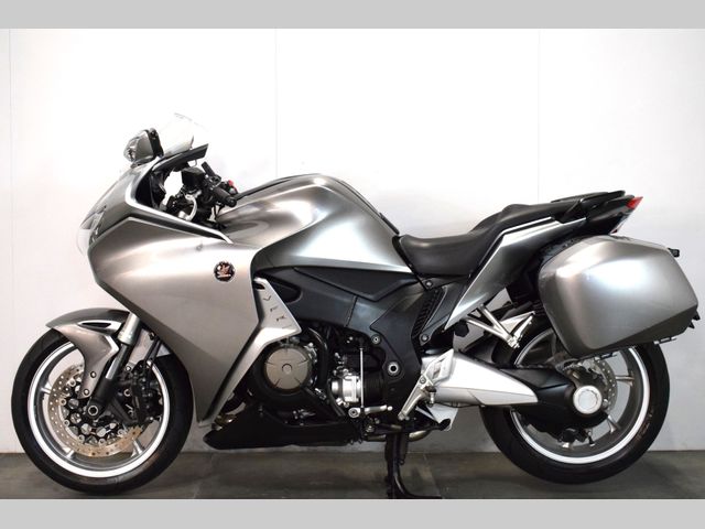 honda - vfr-1200-f