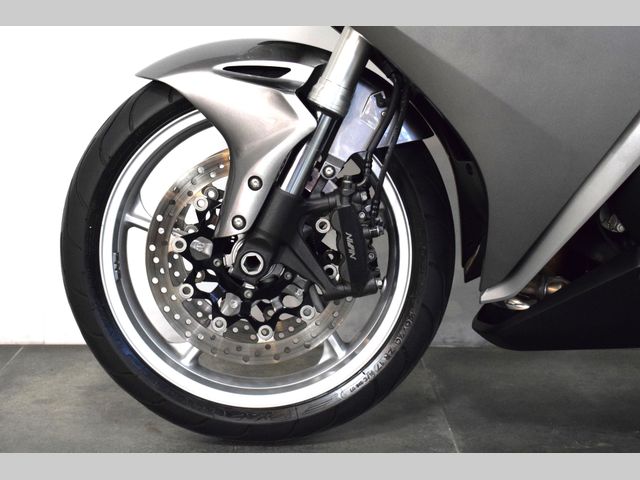honda - vfr-1200-f