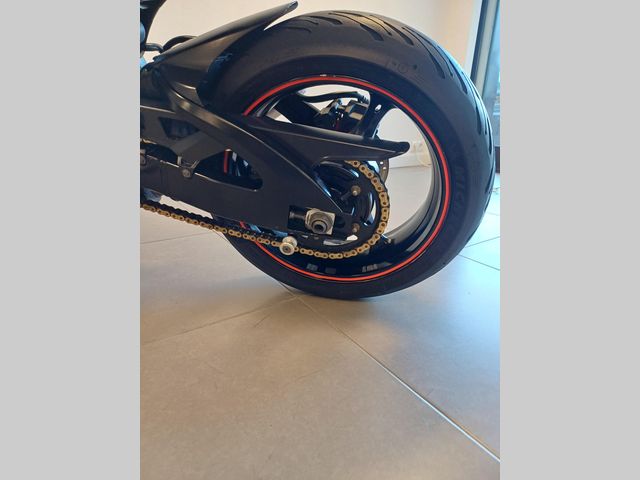 suzuki - gsx-r-750