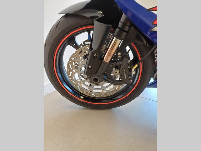 suzuki - gsx-r-750