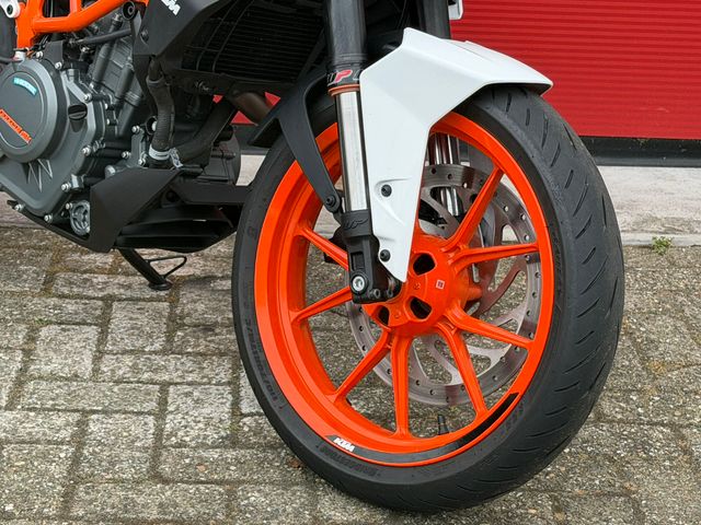 ktm - 390-duke