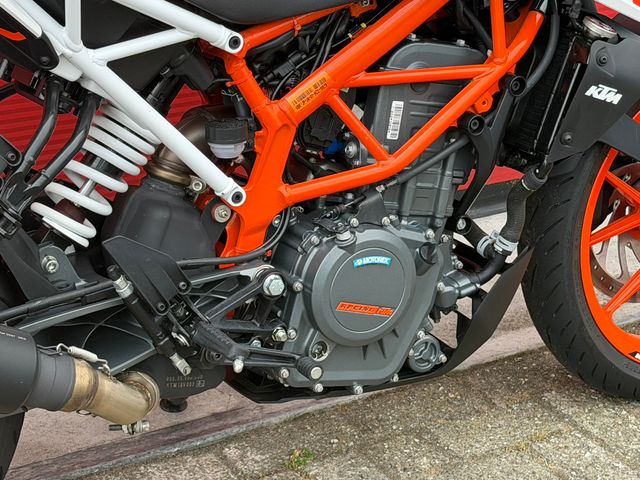 ktm - 390-duke