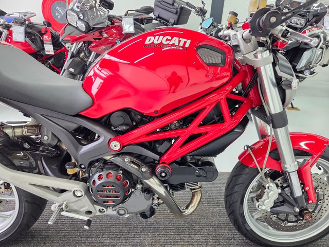 ducati - m-1100