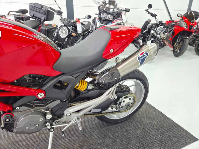 ducati - m-1100