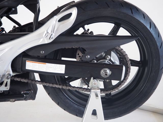 suzuki - sfv-650-gladius