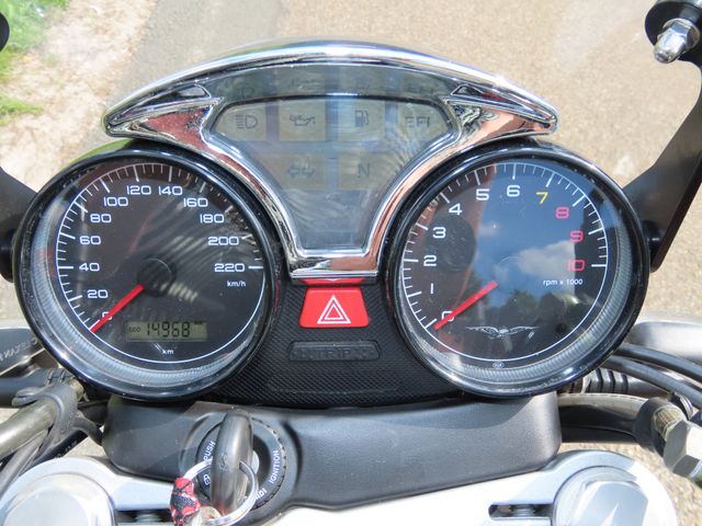moto-guzzi - 750-breva-ie