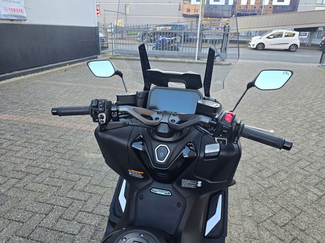 yamaha - tmax-tech-max