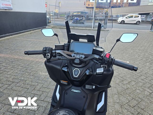 yamaha - tmax-tech-max