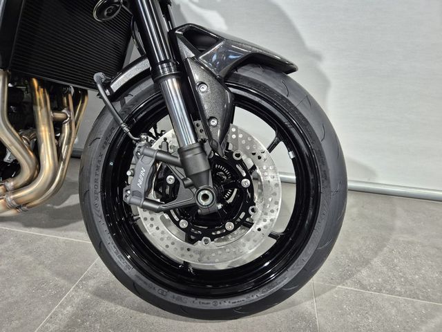 kawasaki - z900