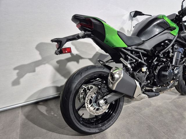 kawasaki - z900