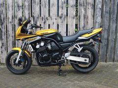YAMAHA FZS 600 FAZER