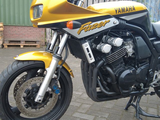 yamaha - fzs-600-fazer