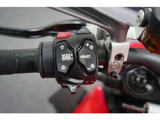 ducati - streetfighter-v4