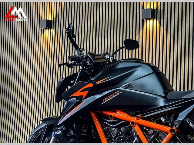 ktm - 1390-super-duke-r-evo