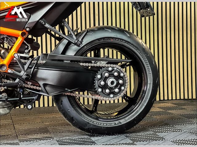 ktm - 1390-super-duke-r-evo