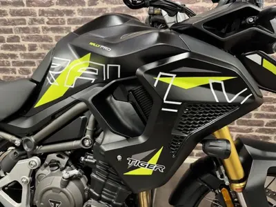 TRIUMPH TIGER 1200 DESERT EDITION – foto 3