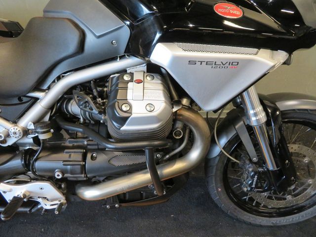 moto-guzzi - stelvio-1200-8v-abs