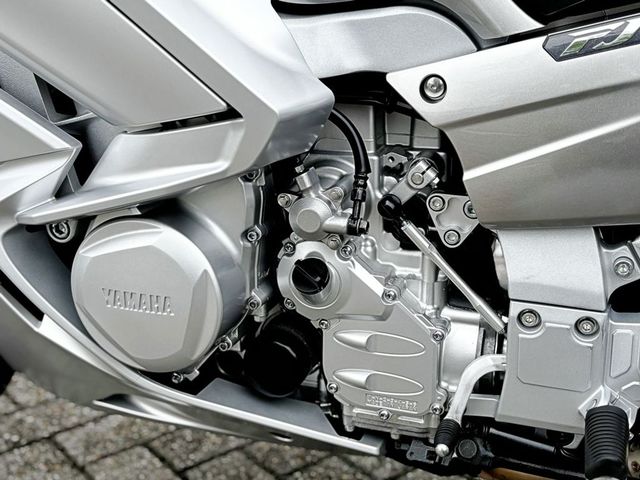 yamaha - fjr-1300-ae