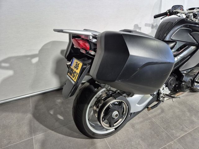 bmw - f-800-gt