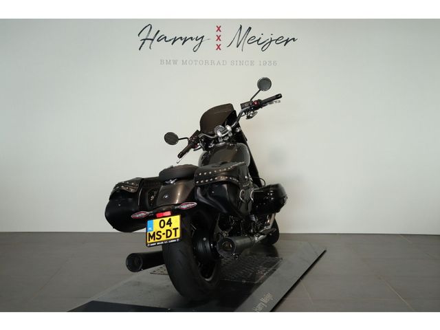 bmw - r-18