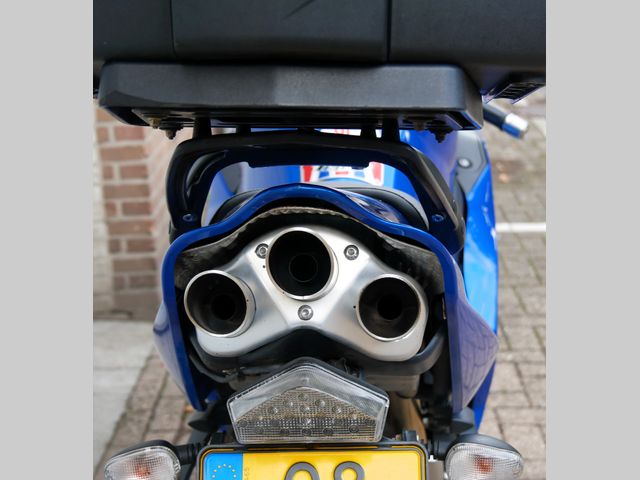 triumph - sprint-st-1050