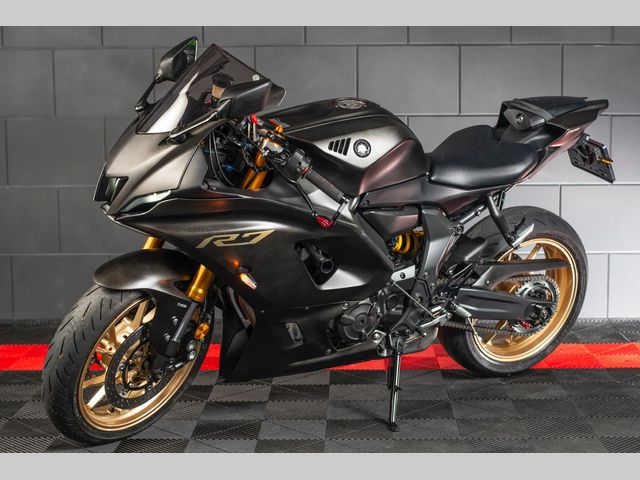 yamaha - r7-world-gp-60th-anniversary