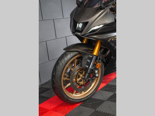 yamaha - r7-world-gp-60th-anniversary
