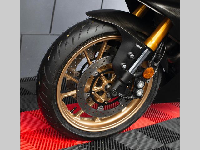 yamaha - r7-world-gp-60th-anniversary