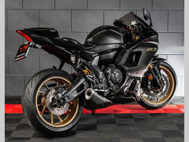 yamaha - r7-world-gp-60th-anniversary