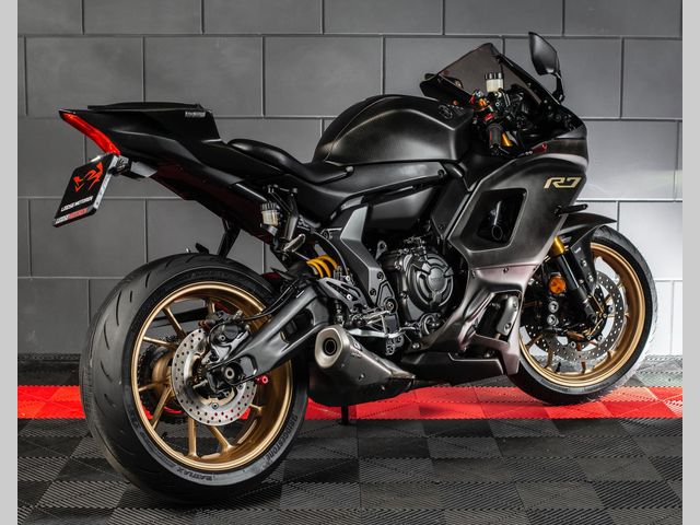yamaha - r7-world-gp-60th-anniversary