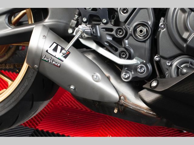 yamaha - r7-world-gp-60th-anniversary