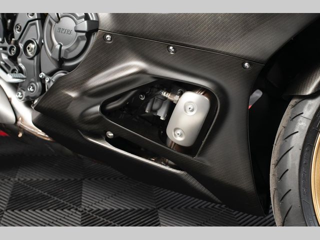 yamaha - r7-world-gp-60th-anniversary
