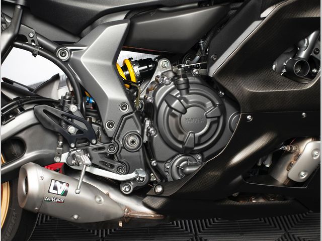 yamaha - r7-world-gp-60th-anniversary