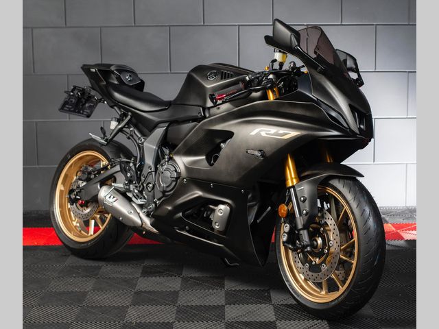 yamaha - r7-world-gp-60th-anniversary