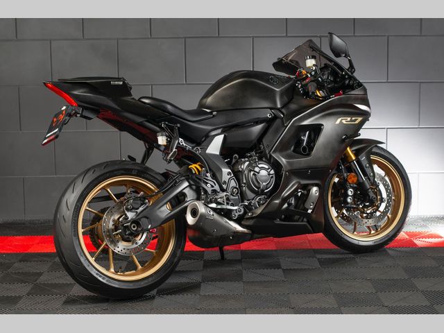 yamaha - r7-world-gp-60th-anniversary