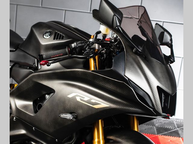yamaha - r7-world-gp-60th-anniversary