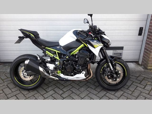 kawasaki - z900