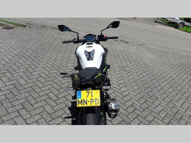 kawasaki - z900