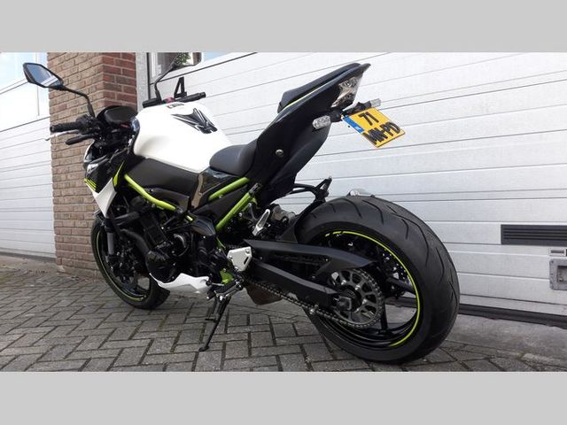 kawasaki - z900